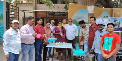 ଅକ୍ଷୟ ତୃତୀୟା ଅବସରରେ ପ୍ରେସ କ୍ଳବ୍ ପକ୍ଷରୁ ପଥଚାରୀଙ୍କୁ ଚଲା ଓ ହନୁମାନ ଚାଳିଶା ବହି ବଣ୍ଟନ.