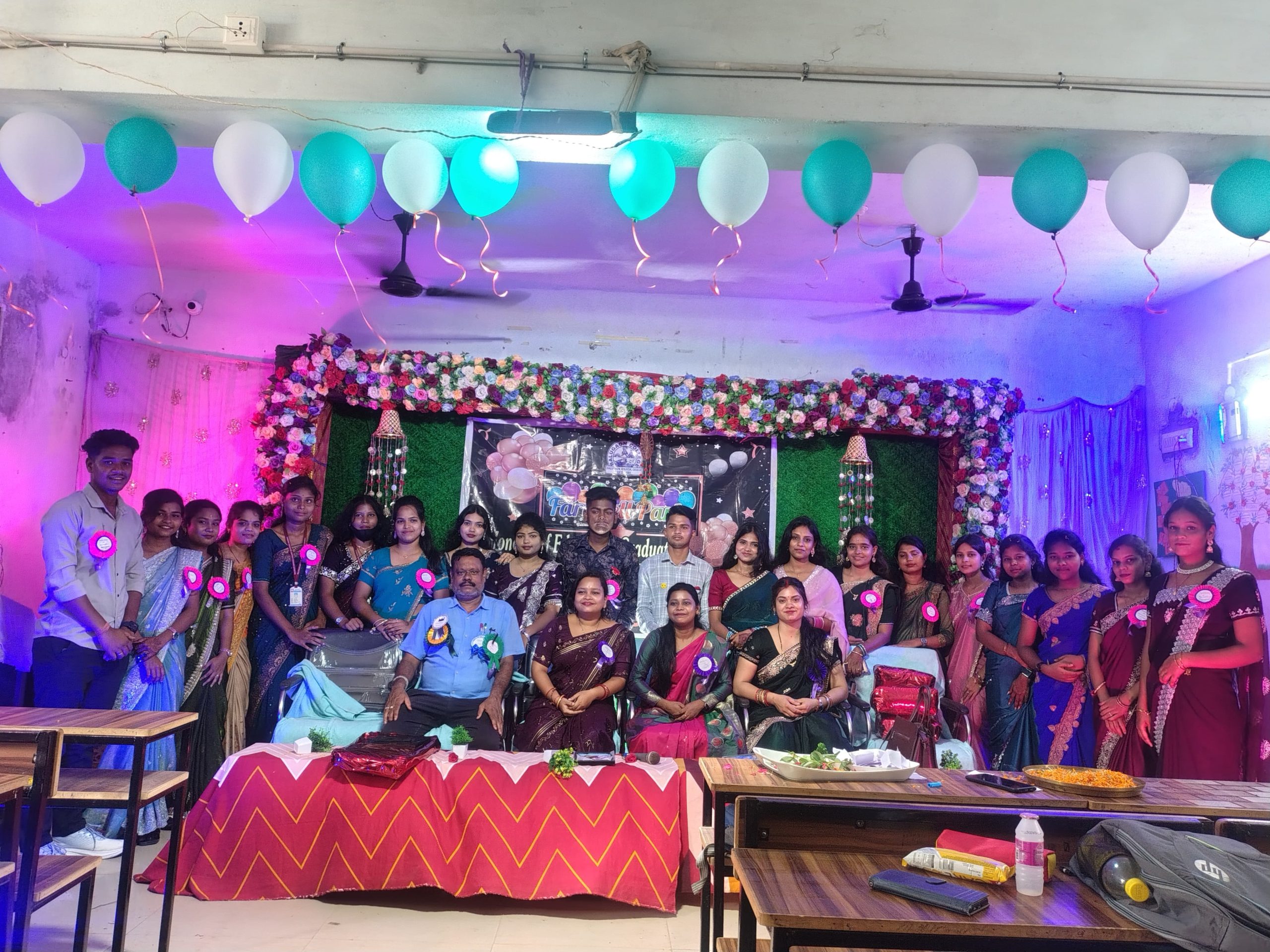 You are currently viewing ଯୁକ୍ତ ତିନି ଶେଷ ବର୍ଷ ଶିକ୍ଷାର୍ଥୀଙ୍କୁ ବିଦାୟ ସମ୍ବର୍ଦ୍ଧନା..