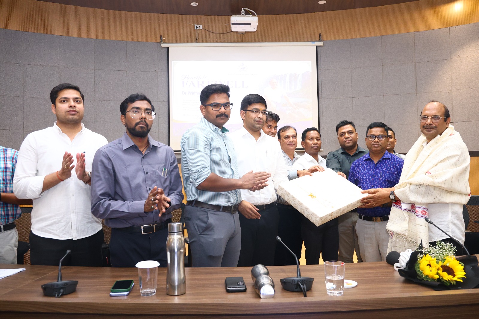 You are currently viewing ଗଞ୍ଜାମ ଜିଲ୍ଲା ପ୍ରଶାସନ ପକ୍ଷରୁ ଅତିରିକ୍ତ ଜିଲ୍ଲାପାଳ ଡ. ପୃଷ୍ଟିଙ୍କୁ ବିଦାୟ ଓ ଶ୍ରୀ ନାୟକଙ୍କୁ ସ୍ବାଗତ ସମ୍ବର୍ଦ୍ଧନା