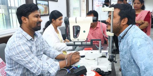 ସ୍ୱାସ୍ଥ୍ୟ ପରୀକ୍ଷା ଓ ସଚେତନତା ଶିବିର ଅନୁଷ୍ଠିତଉନ୍ନତ ଜୀବନଶୈଳୀ ଓ ନିୟମିତ ବ୍ୟାୟାମ କରିବାକୁ ଜିଲ୍ଲାପାଳଙ୍କ ପରାମର୍ଶ