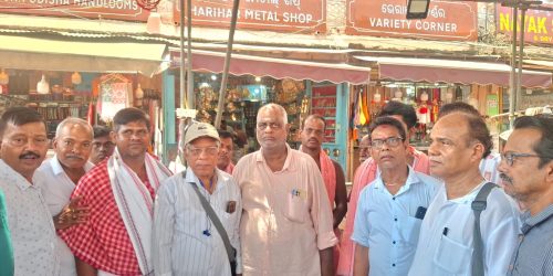 ନିଖିଳ ଉତ୍କଳ ବିଶ୍ଵକର୍ମା ସମିତି ପକ୍ଷରୁରଥ କାରିଗରଙ୍କୁ ସମ୍ମାନ