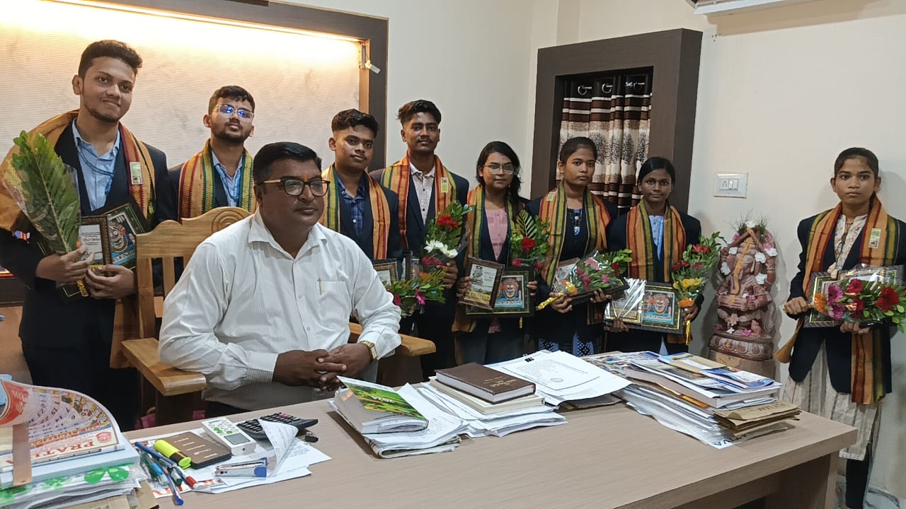 You are currently viewing ପ୍ରତିଭା ଆବାସିକ କଲେଜ୍ ର ଛାତ୍ର ବିଘ୍ନେଶ ଚୌଧୁରୀ ଅଷ୍ଟମ ସ୍ଥାନରେ ଓଡ଼ିଶା ଟପର୍