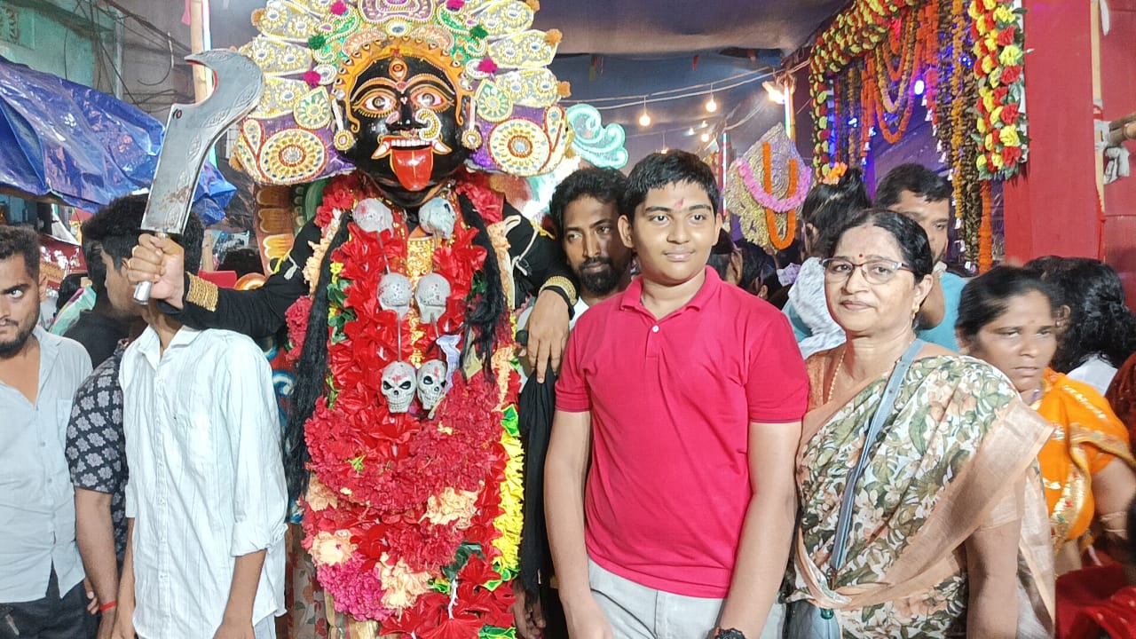 You are currently viewing ଠାକୁରାଣୀଯାତ୍ରାରେ ଶୋଭା ପାଉଛି, କଳାକୁଞ୍ଜ ମେଢ଼