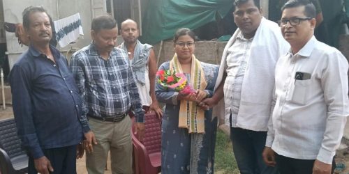 ଓଡ଼ିଶା ପ୍ରଶାସନିକ ଅଧିକାରୀ ଭାବେ ଉତ୍ତୀର୍ଣ୍ଣ ସୁଚିସ୍ମିତାଙ୍କୁ ସମ୍ବର୍ଦ୍ଧନା ପ୍ରଦାନ ।