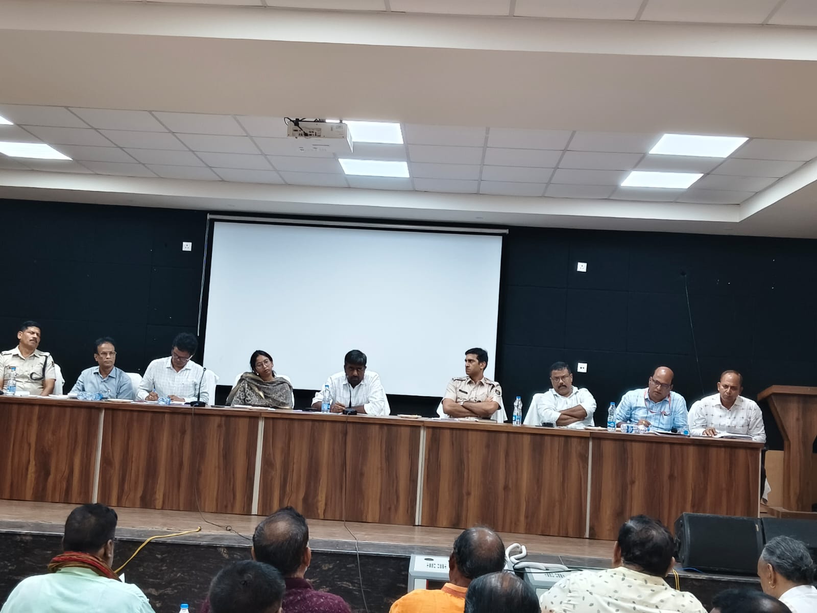 You are currently viewing ଦେବସ୍ନାନ ପୂର୍ଣ୍ଣିମା ଓ ଅଲାରନାଥ ଦର୍ଶନ ପାଇଁ ବୈଠକ ଅନୁଷ୍ଠିତ।