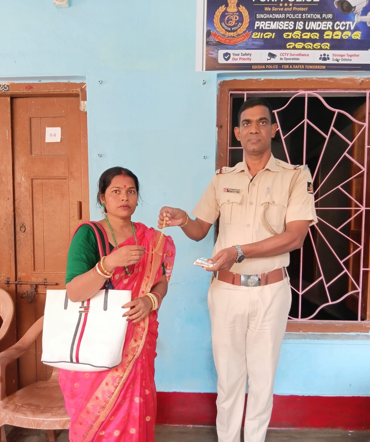 You are currently viewing ଟଙ୍କା, ସୁନାଚେନ ଓ କାନଫୁଲପୋଲିସ ପ୍ରକୃତ ମାଲିକଙ୍କୁ ଫେରାଇଲା