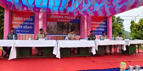 ପୋଲିସ ସର୍ଚ୍ଚ ଅପରେସନ ବେଳେ ମାଓବାଦୀ ଙ୍କ ଗୁପ୍ତ ଡମ୍ପ ଠାବ : ଅସ୍ତ୍ରଶସ୍ତ୍ର ଓ ବହୁ ମାଓ ସାମଗ୍ରୀ ଜବତ