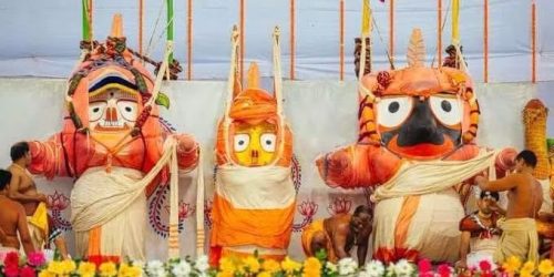 ସ୍ନାନବେଦୀ ରେ ଶ୍ରୀବିଗ୍ରହ ଙ୍କୁ ଦର୍ଶନ କଲେ ମୁଖ୍ୟମନ୍ତ୍ରୀ ଓ କେନ୍ଦ୍ର ମନ୍ତ୍ରୀ