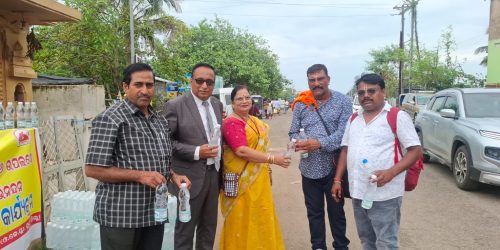 ସାମ୍ବାଦିକ ସଂଘ ପକ୍ଷରୁ ରଥଯାତ୍ରୀଙ୍କୁ ଜଳ ବଣ୍ଟନ