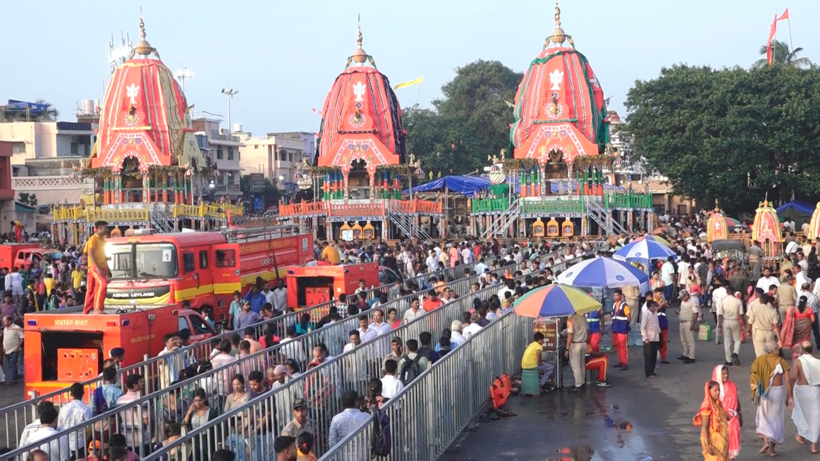 You are currently viewing ଜନ୍ମବେଦୀ ରେ ବିଜେ ଚତୃର୍ଦ୍ଧା ମୂର୍ତ୍ତି ; ଆଜିଠାରୁ ଆଡପ ଦର୍ଶନ ;ମଧ୍ୟାହ୍ନ ରେ ଶ୍ରଦ୍ଧାଳୁ ପାଇବେ ଆଡପ ଅବଢ଼ା ;ହେରପଞ୍ଚମୀ ପାଇଁ ହେବ ବନକଲାଗି