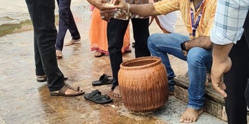 ଜିଲ୍ଲା ପ୍ରଶାସନ ପକ୍ଷରୁ ରସଗୋଲା ବଣ୍ଟନ।