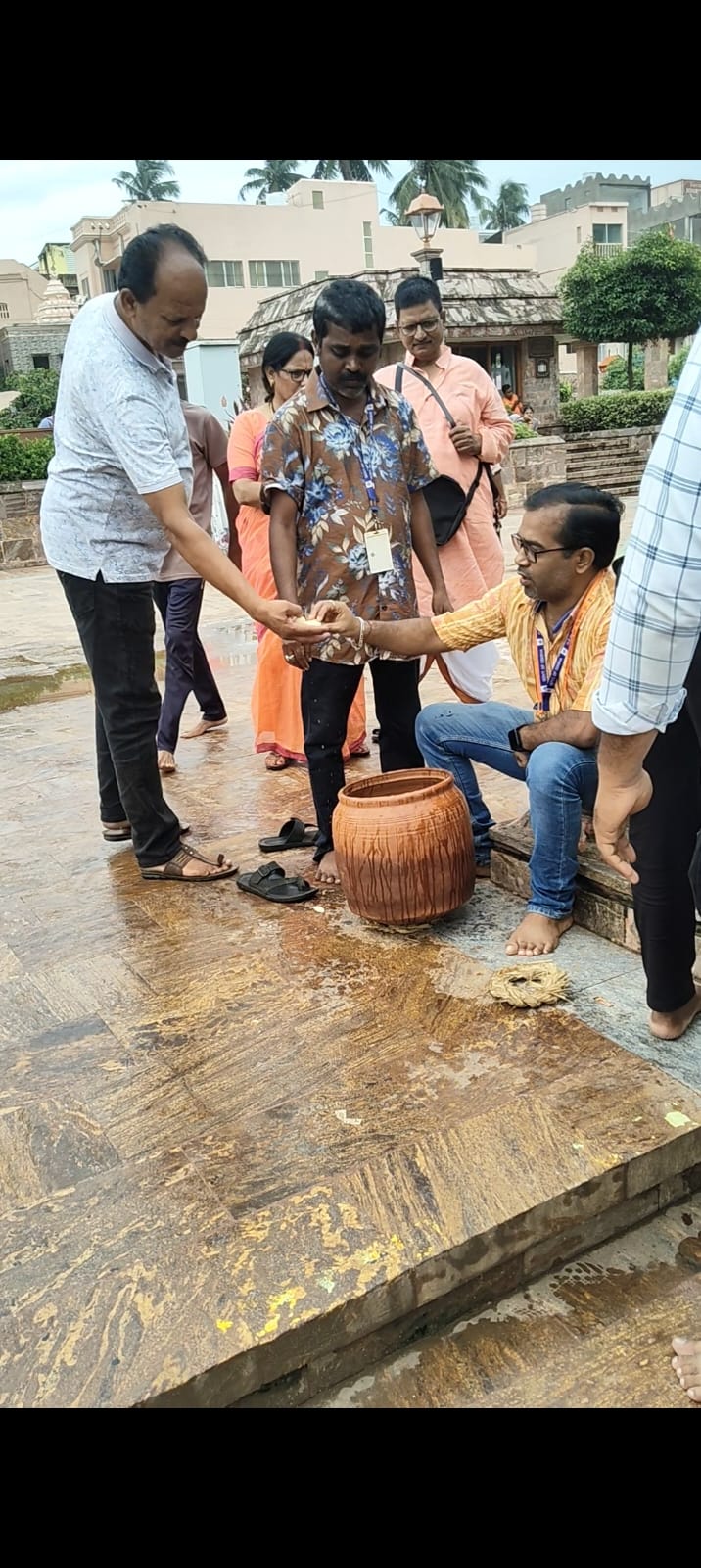 You are currently viewing ଜିଲ୍ଲା ପ୍ରଶାସନ ପକ୍ଷରୁ ରସଗୋଲା ବଣ୍ଟନ।