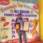 Read more about the article ଅଧକ୍ଷ ଶ୍ରୀଯୁକ୍ତ ସୁରେଶ କୁମାର ଦାଶଙ୍କୁ ‘ଗୋଦାବରୀଶ ଶିକ୍ଷାରତ୍ନ’ ସମ୍ମାନ