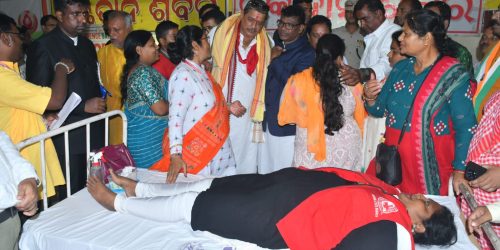 ରକ୍ତଦାନ ଶିବିର କୁ ଉଦଘାଟନ କଲେ ଜଙ୍ଗଲ ଓ ପରିବେଶ ମନ୍ତ୍ରୀ