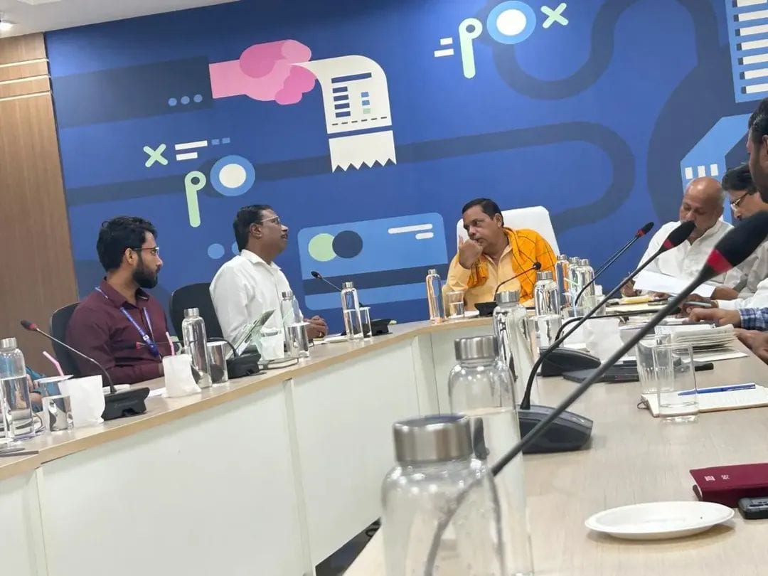 You are currently viewing ସୋରେଜ୍ ଓ ଡ୍ରେନେଜ୍ ପ୍ରକଳ୍ପର ଅଗ୍ରଗତି ନେଇ ଏକାମ୍ର ବିଧାୟକଙ୍କ ସମୀକ୍ଷା ବୈଠକ