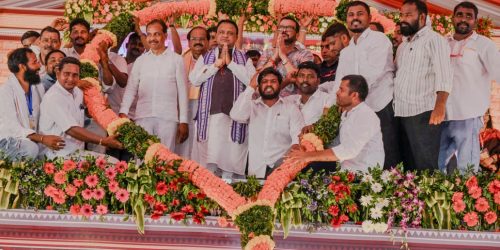 ଗୋଳାବନ୍ଧରେ ବିସ୍ଥାପିତଙ୍କ ପାଇଁ ସ୍ୱତନ୍ତ୍ର କାର୍ଯ୍ୟକ୍ରମରେ ଯୋଗଦେଲେ ମୁଖ୍ୟମନ୍ତ୍ରୀ